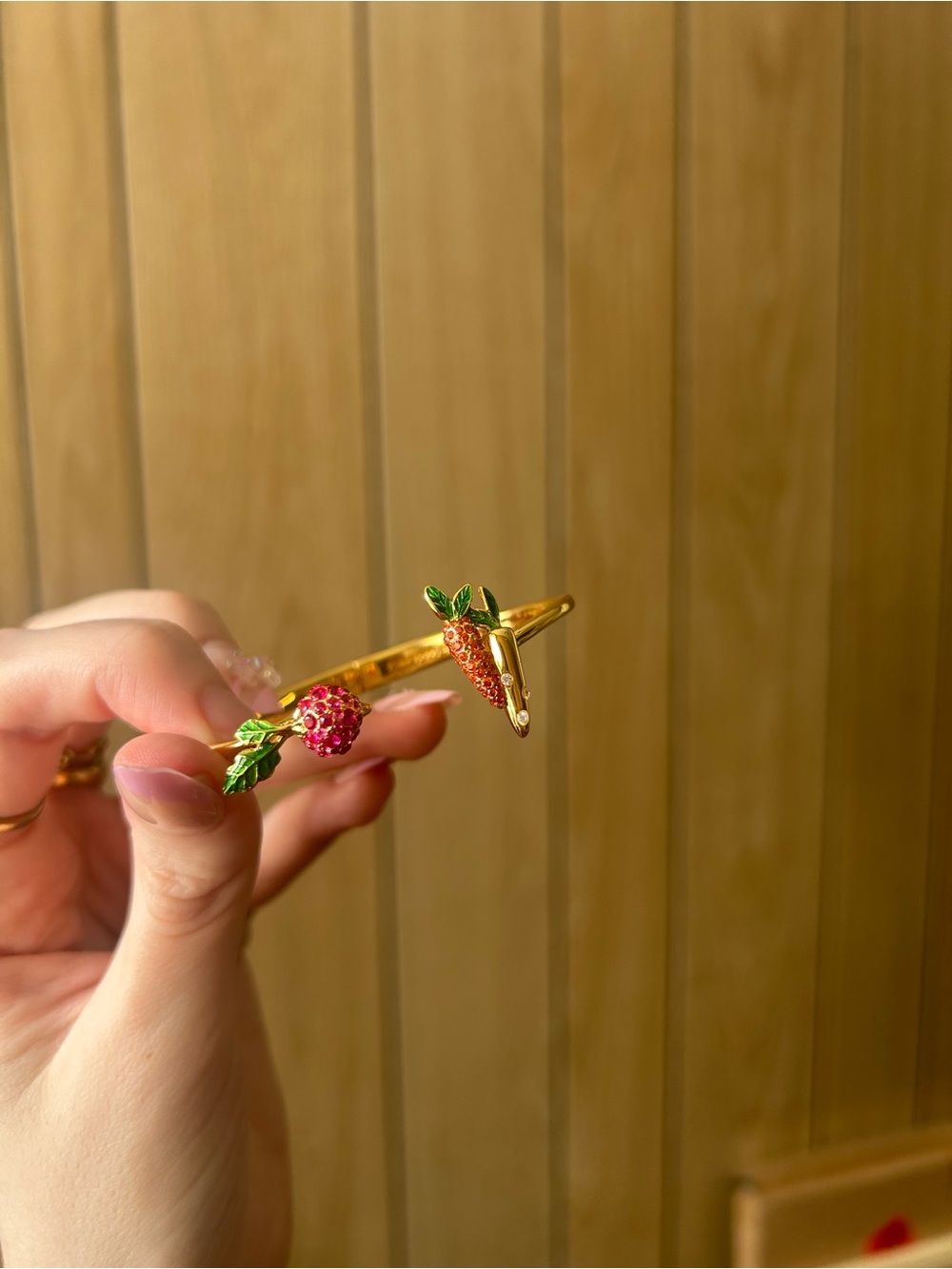 Kate Spade Harvest Time vegetable hinge cuff 🥕🫜 - Picture 4 of 5